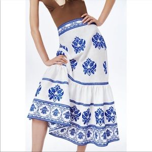 NWT Zara Linen Embroidered Blue and White Skirt Size Medium
